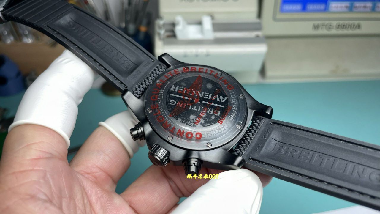 BLS百年灵黄狼复仇者系列XB0180E4.I534.253S.X20D.4腕表 /  