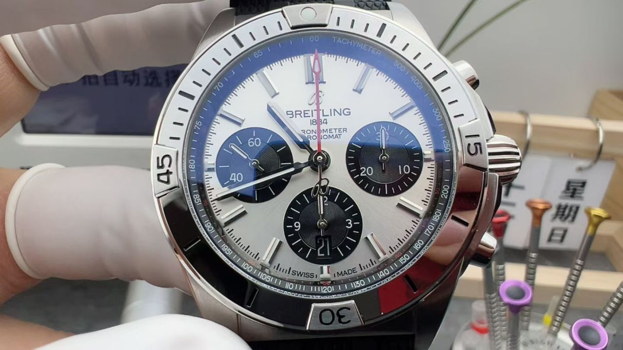 BLS百年灵机械计时系列AB0134101G1S2腕表 /  