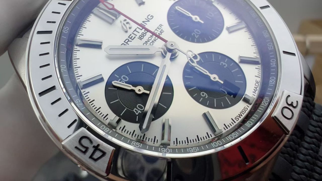 BLS百年灵机械计时系列AB0134101G1S2腕表 /  