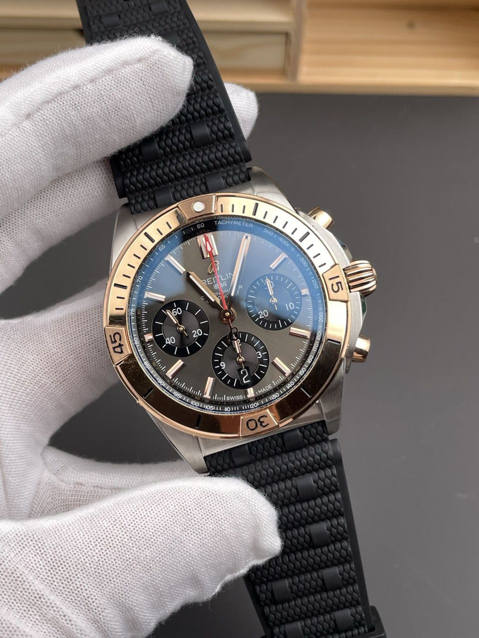 BLS百年灵机械计时系列UB0134101B1S1腕表 /  