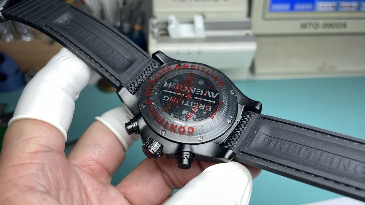 BLS百年灵复仇者系列XB0180E4.I534.253S.X20D.4腕表 /  