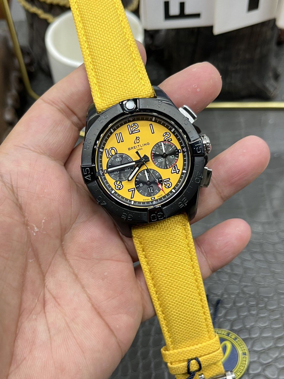 BLS百年灵复仇者系列SB0147101I1X1腕表 /  