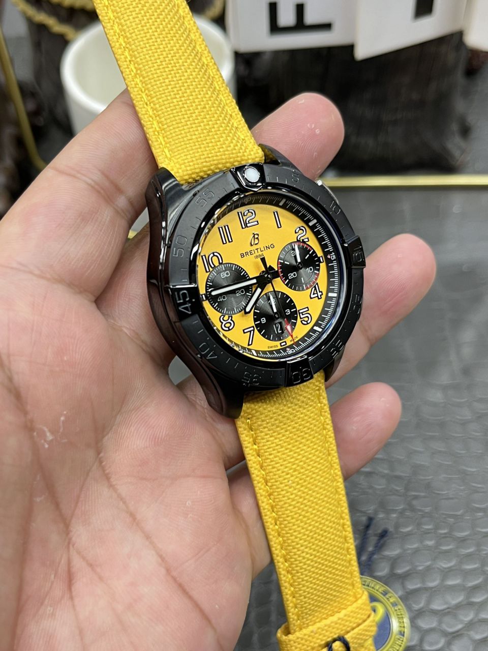 BLS百年灵复仇者系列SB0147101I1X1腕表 /  