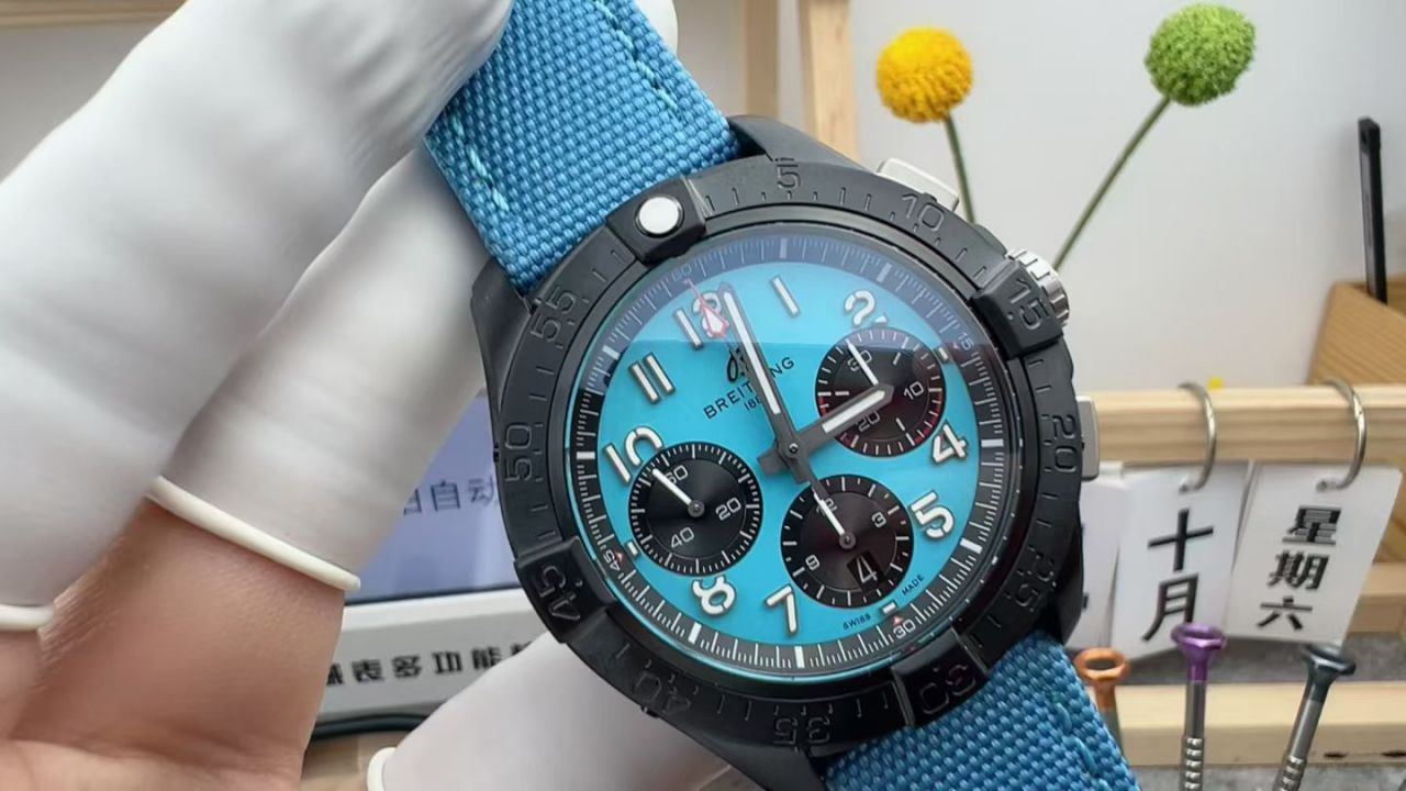 BLS百年灵复仇者系列夜间任务款SB0146101L1X1腕表