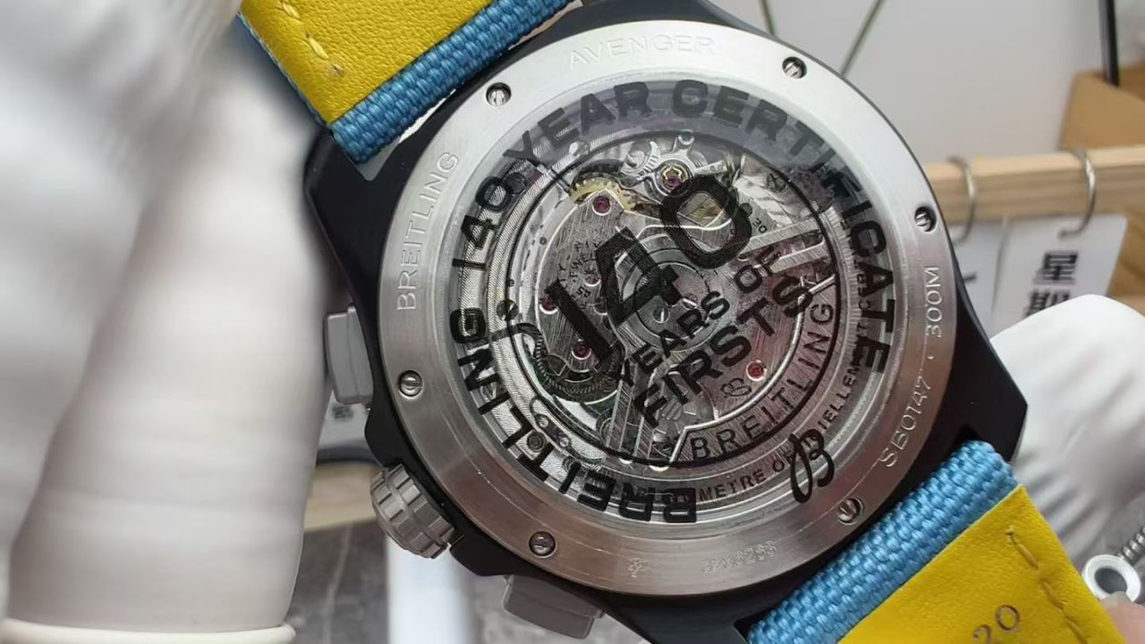 BLS百年灵复仇者系列夜间任务款SB0146101L1X1腕表 /  