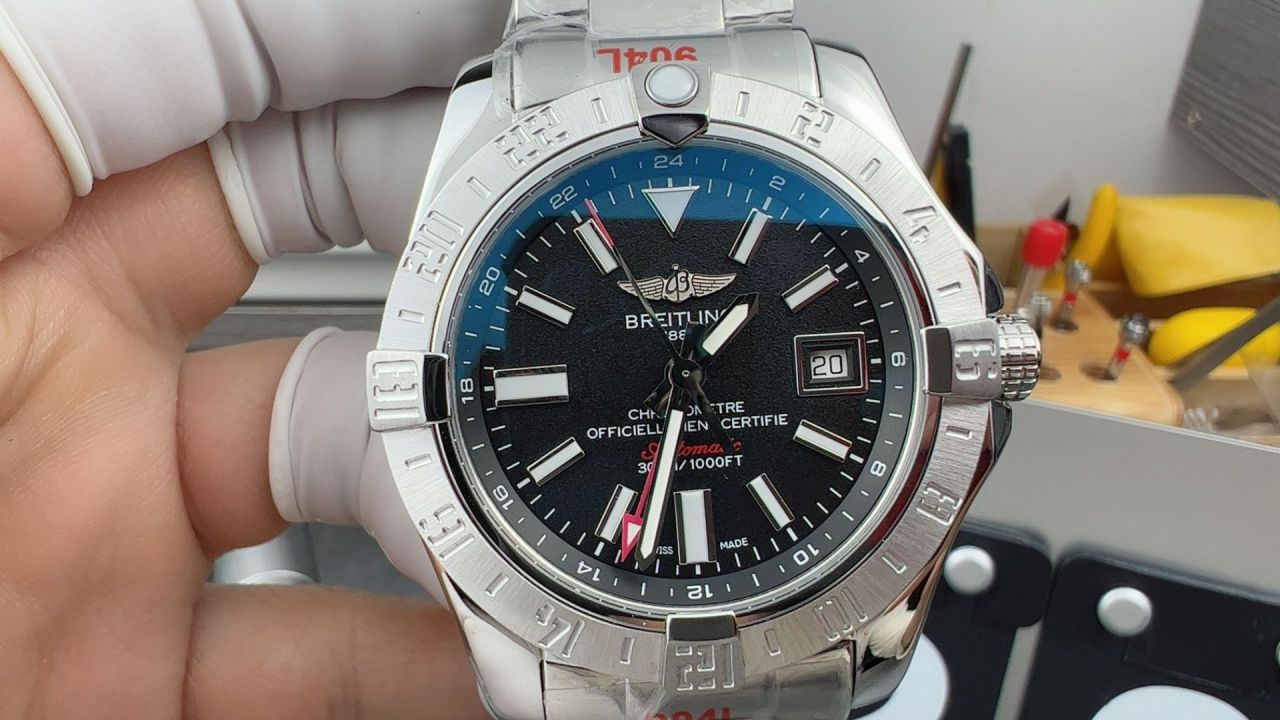 BLS百年灵复仇者系列A1733110.BC30.169A腕表