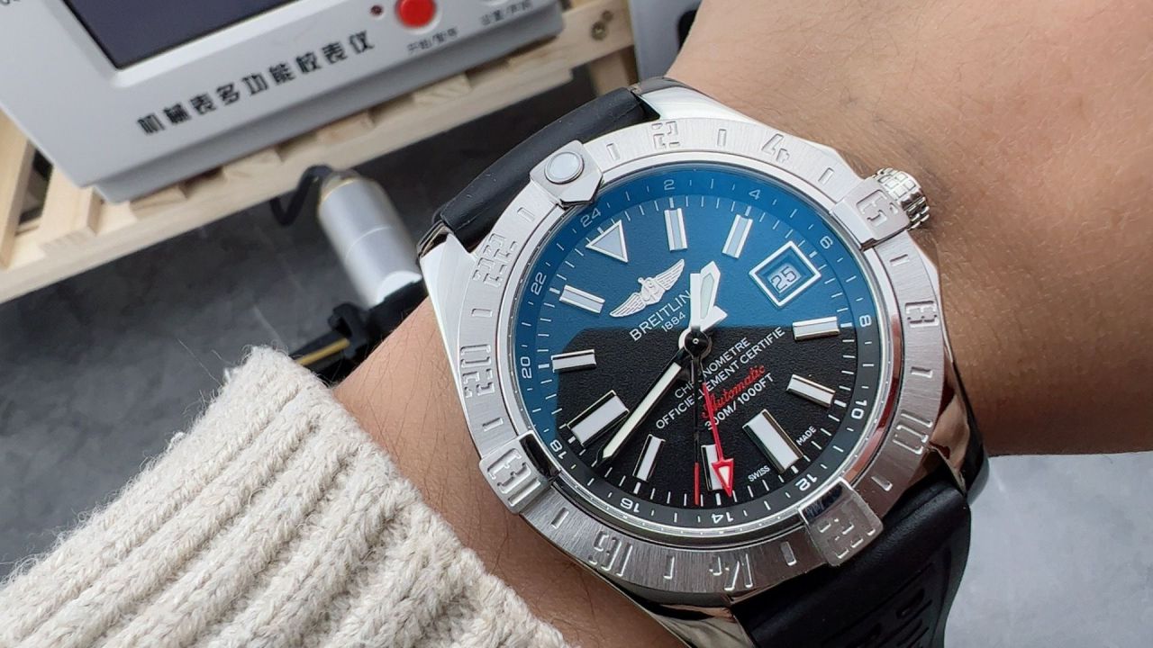 BLS百年灵复仇者系列A1733110.BC30.169A腕表 /  