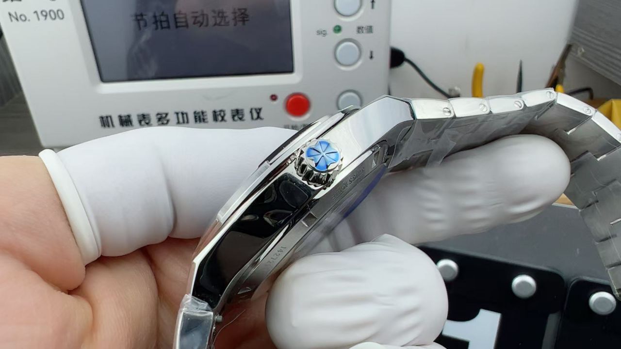 PPF江诗丹顿纵横四海系列4500V/210A-B128腕表胶带款 /  