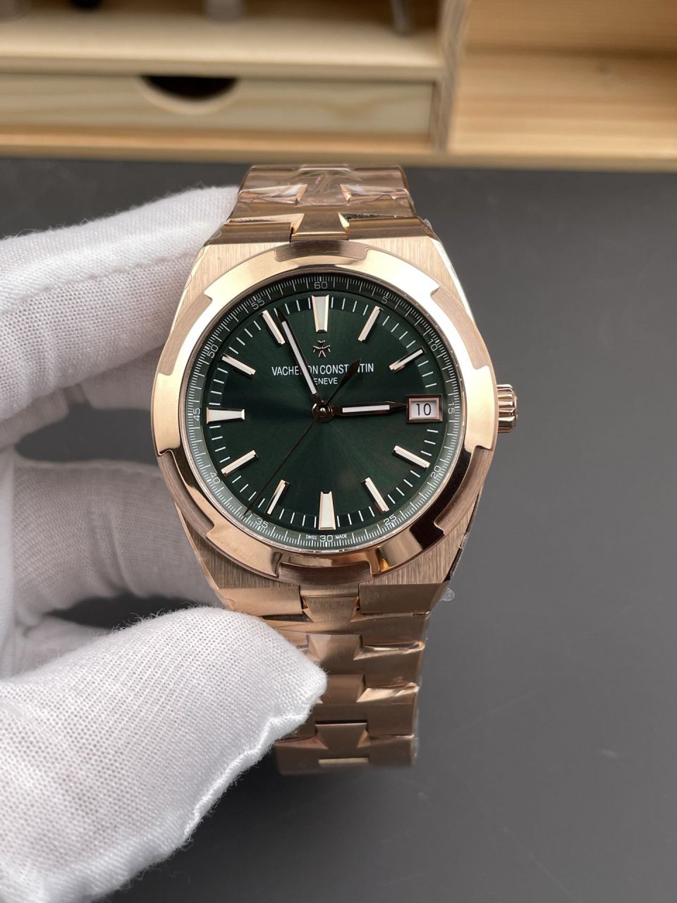 8F江诗丹顿纵横四海系列4600V/200R-B979腕表 /  