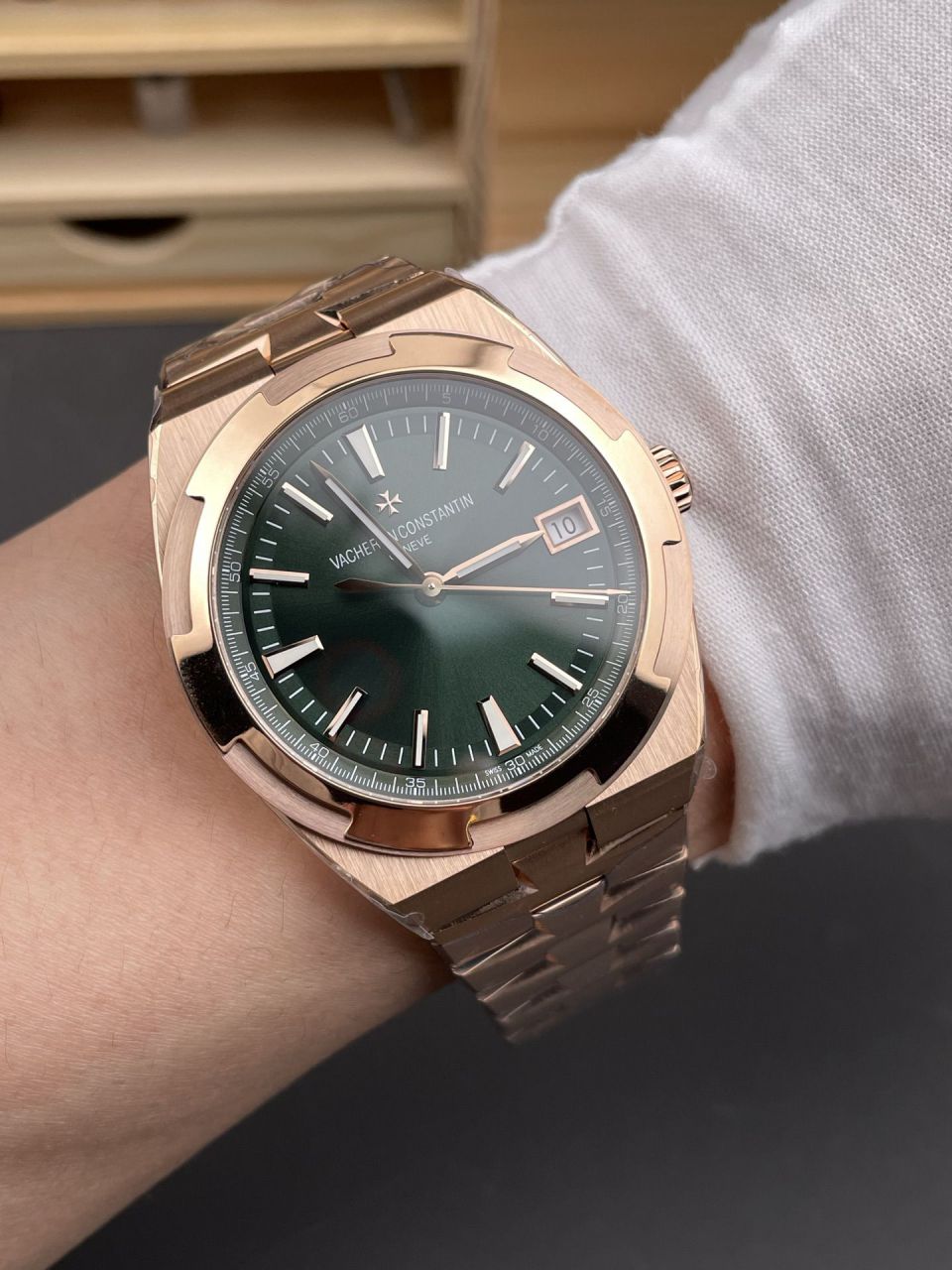 8F江诗丹顿纵横四海系列4520V/210R-B967腕表