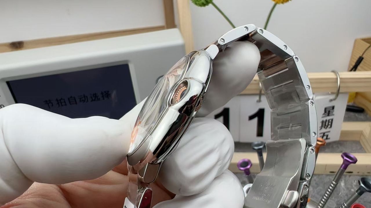 AF卡地亚蓝气球系列W6920095腕表 /  