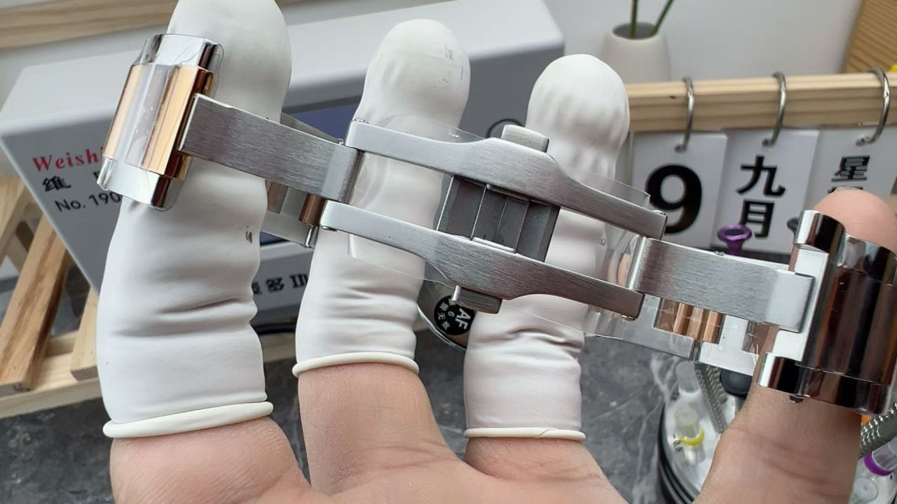 AF卡地亚蓝气球系列W2BB0034腕表 /  