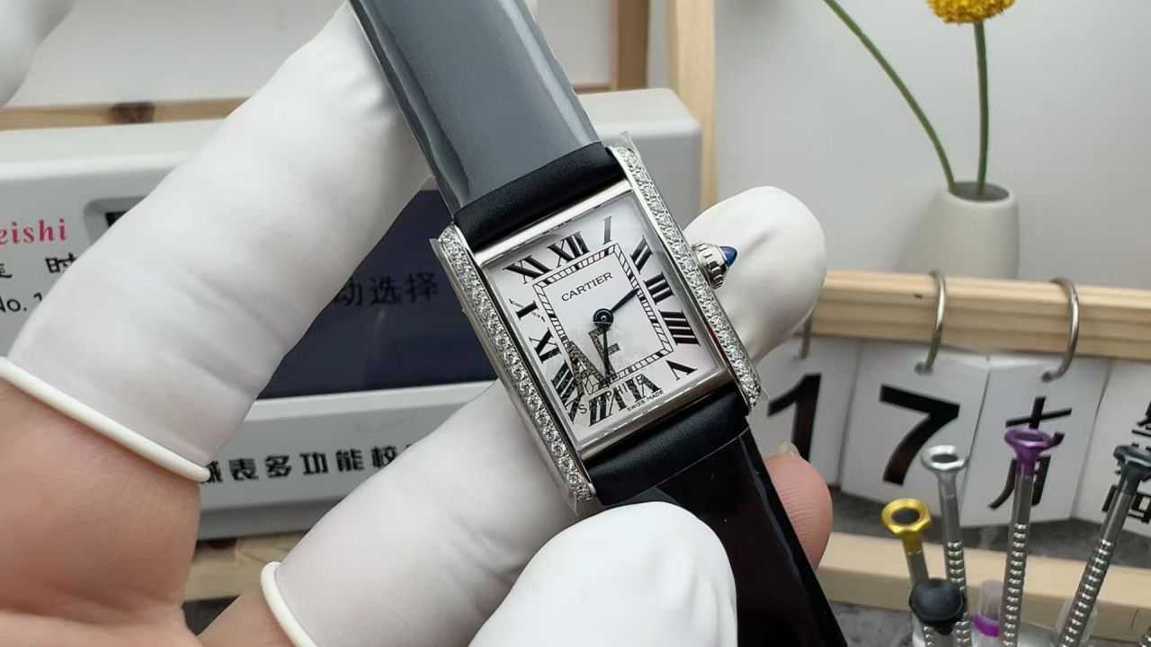 AF卡地亚坦克系列W4TA0031腕表 /  