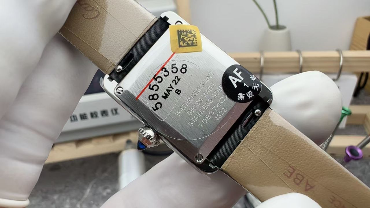 AF卡地亚坦克系列W4TA0031腕表 /  