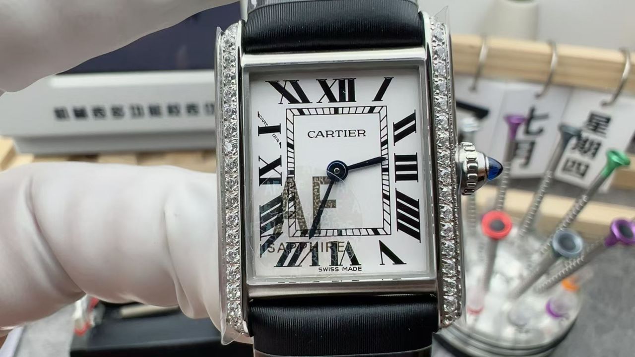 AF卡地亚坦克系列W4TA0031腕表 /  