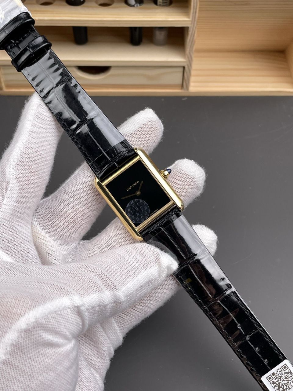 AF新坦克 黄金黑盘中号卡地亚坦克系列WGTA0091腕表 /  