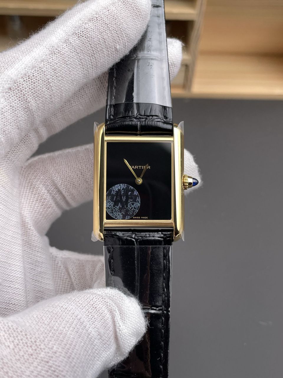 AF新坦克 黄金黑盘中号卡地亚坦克系列WGTA0091腕表 /  