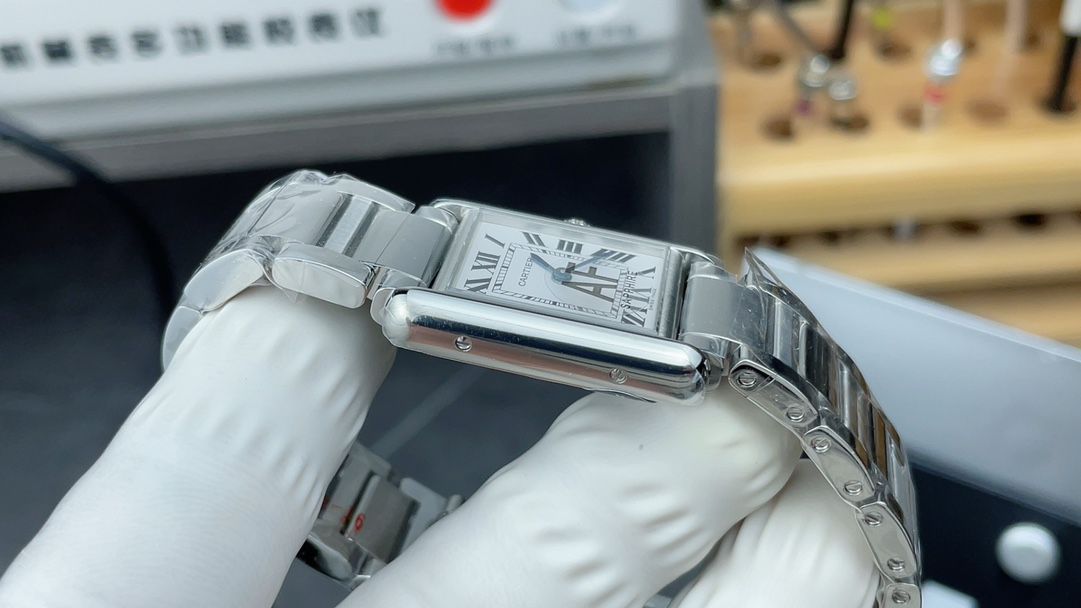 AF新坦克卡地亚坦克系列WSTA0052腕表 /  