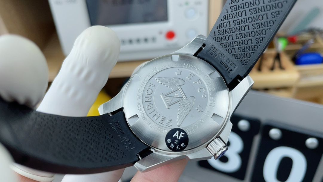 AF浪琴胶带康卡斯系列L3.781.4.56.9腕表 /  