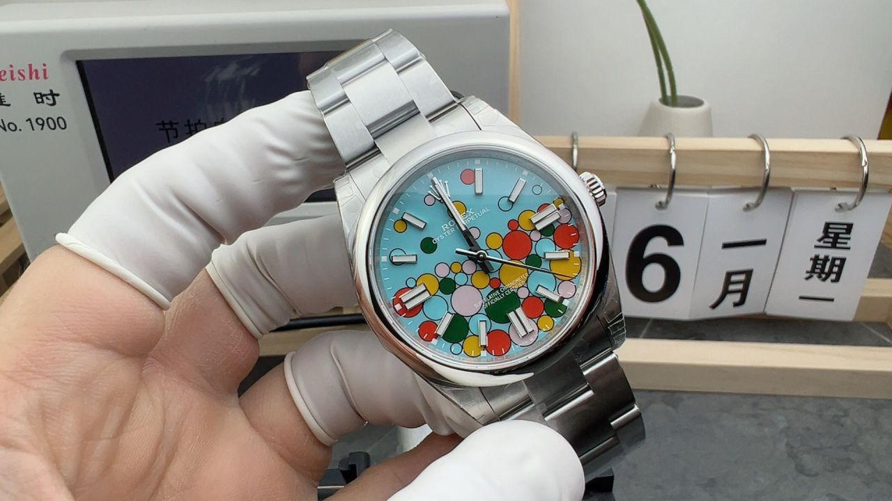 vs劳力士蚝式恒动气球泡泡m124300-0008（41毫米）腕表 /  