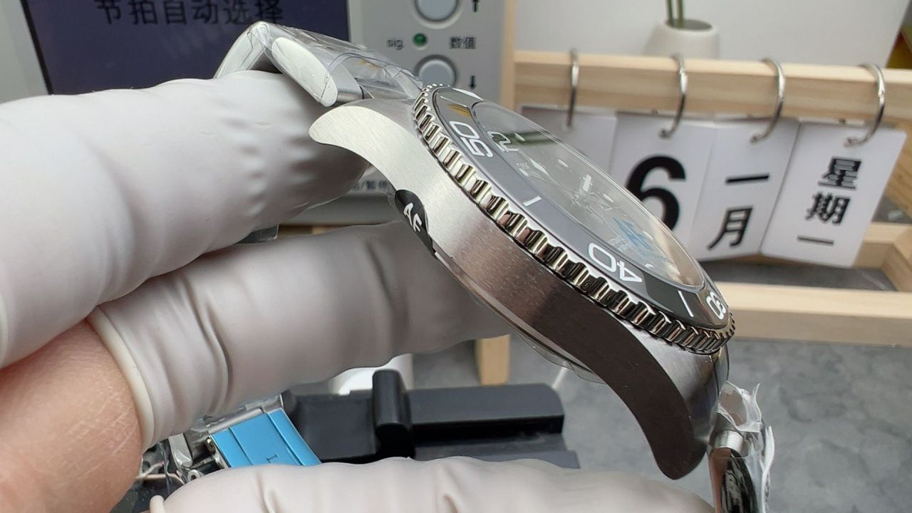 AF浪琴康卡斯灰面系列L3.782.4.76.6腕表 /  