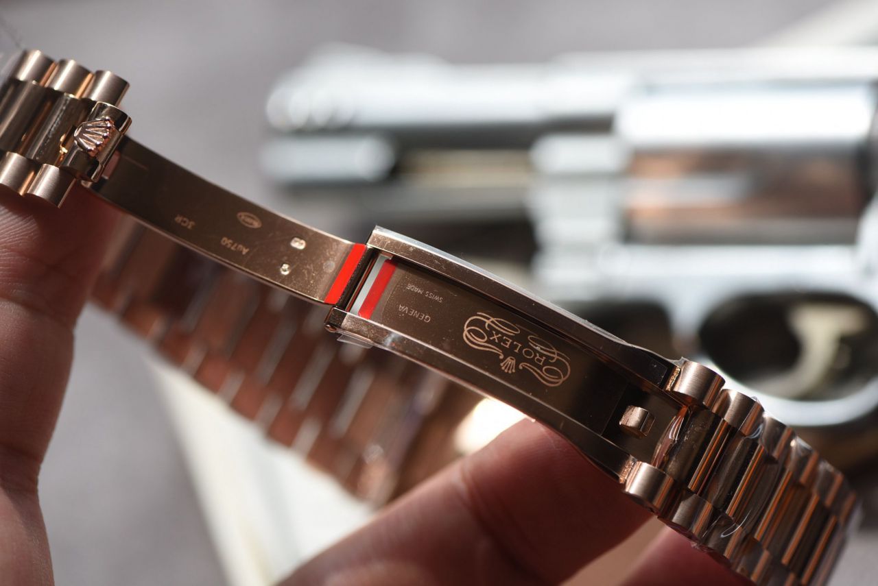 视频评测VS厂182 克 配重版顶级复刻劳力士星期日历型系列m228235-0025腕表 /  