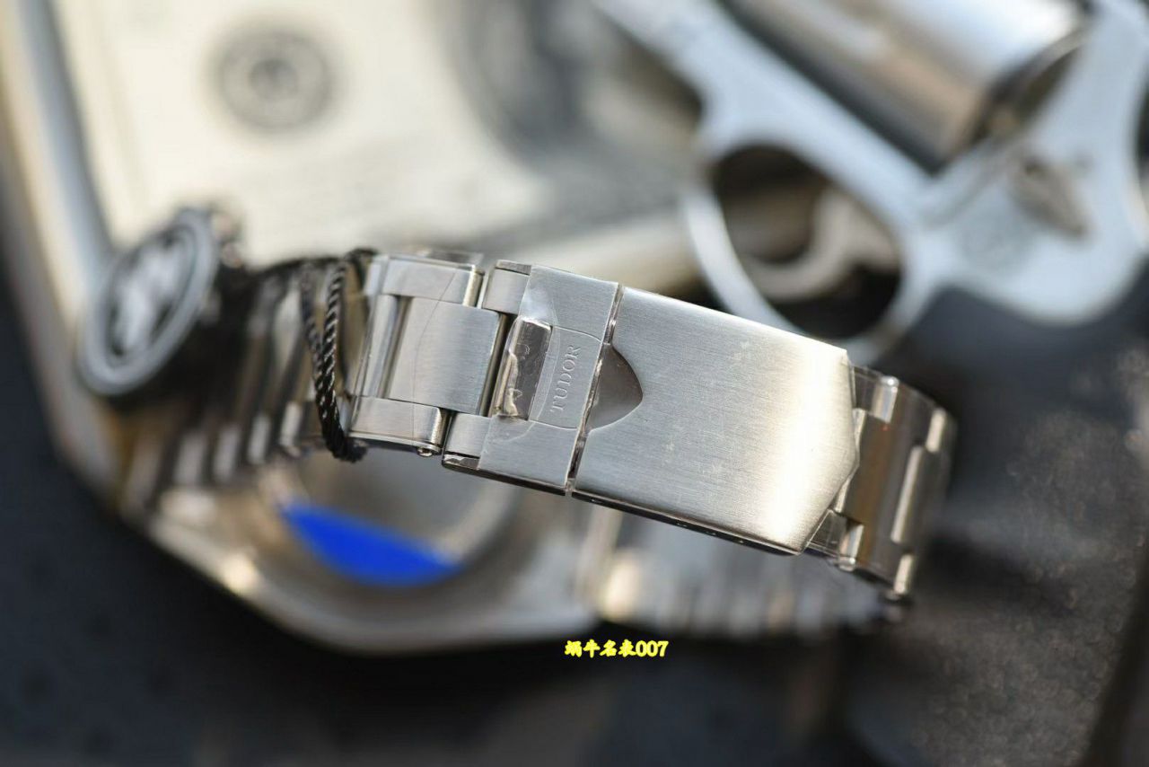 ZF帝舵碧湾系列M79830RB-0001复刻腕表(碧湾可乐圈) /  