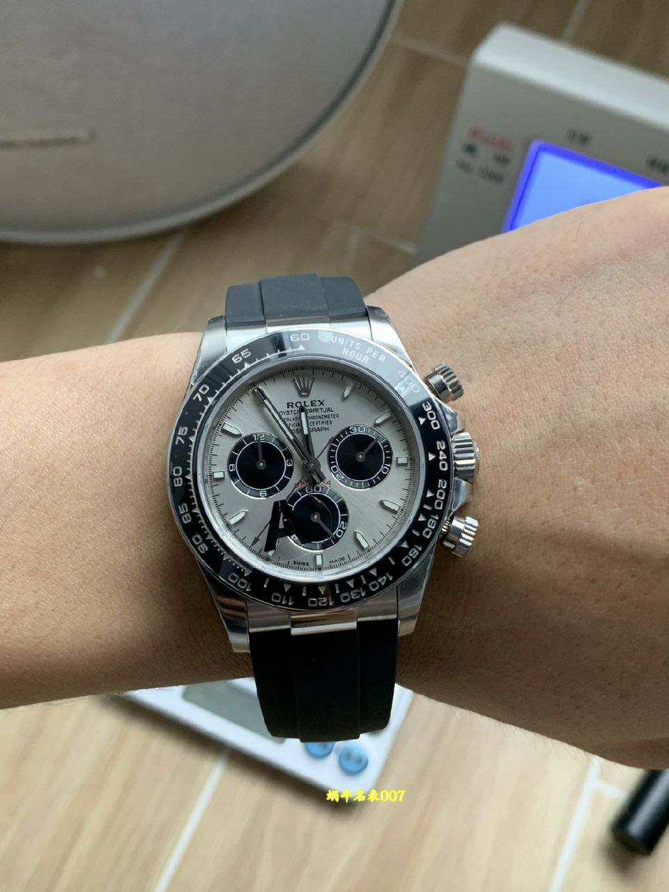 视频评测VS配重水泥灰胶迪4131劳力士宇宙计型迪通拿复刻高仿m126519ln-0006手表 /  