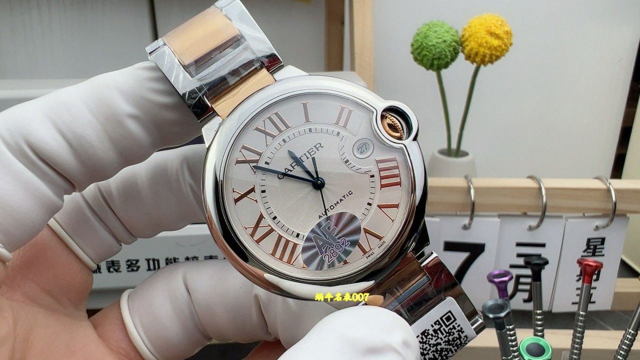 AF卡地亚蓝气球42毫米复刻手表W6920095腕表