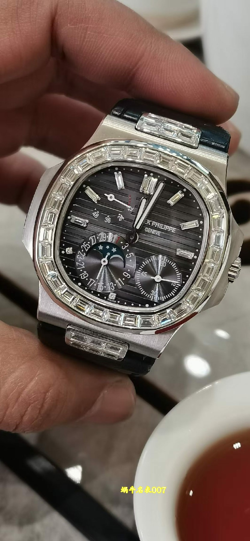 高端定制包金真钻百达翡丽鹦鹉螺顶级复刻5724G-001腕表 /  