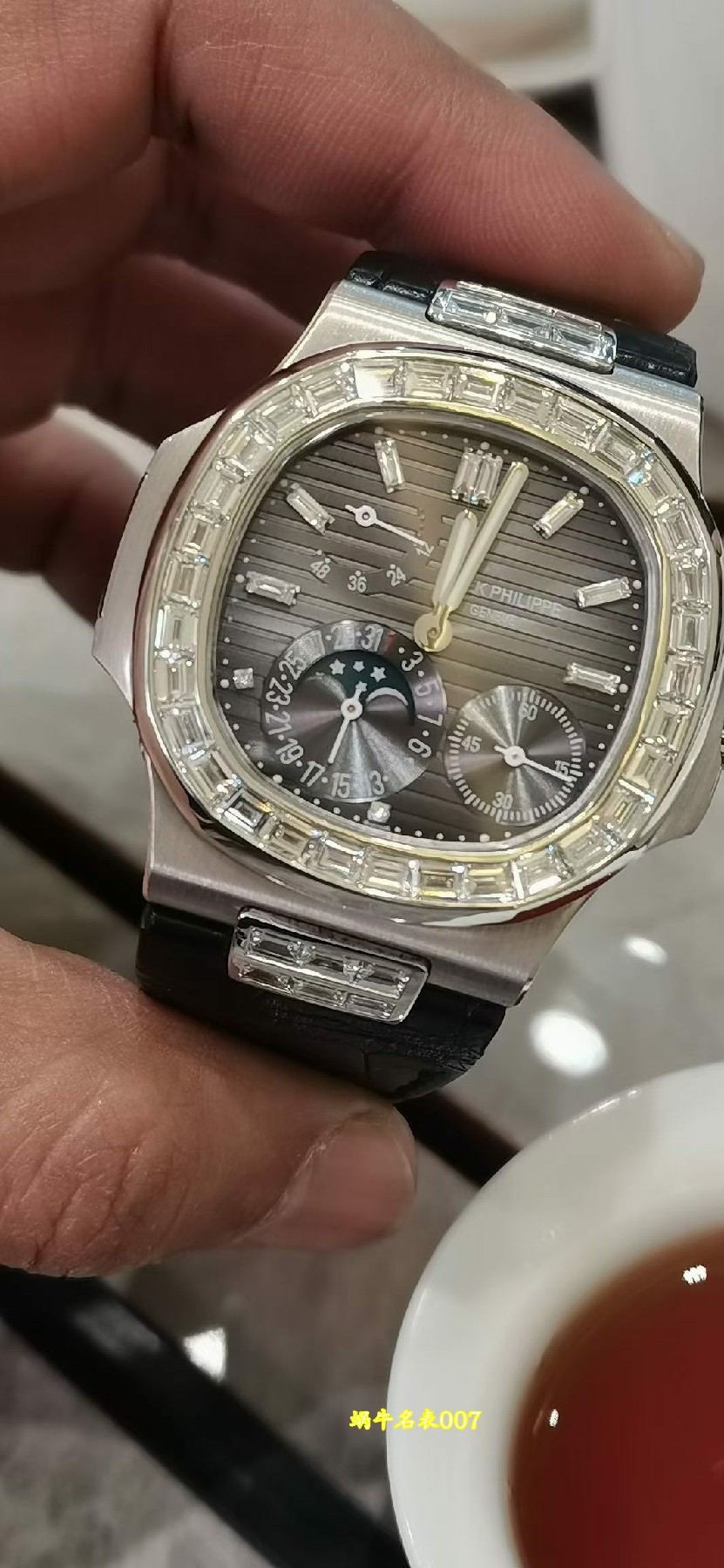 高端定制包金真钻百达翡丽鹦鹉螺顶级复刻5724G-001腕表 /  