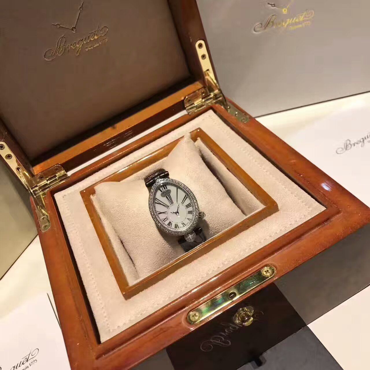 高仿宝玑 BREGUET - 那不勒斯皇后系列 8928BB/51/844 D00D 女士手表 BAJ017 女士手表 / BAJ017