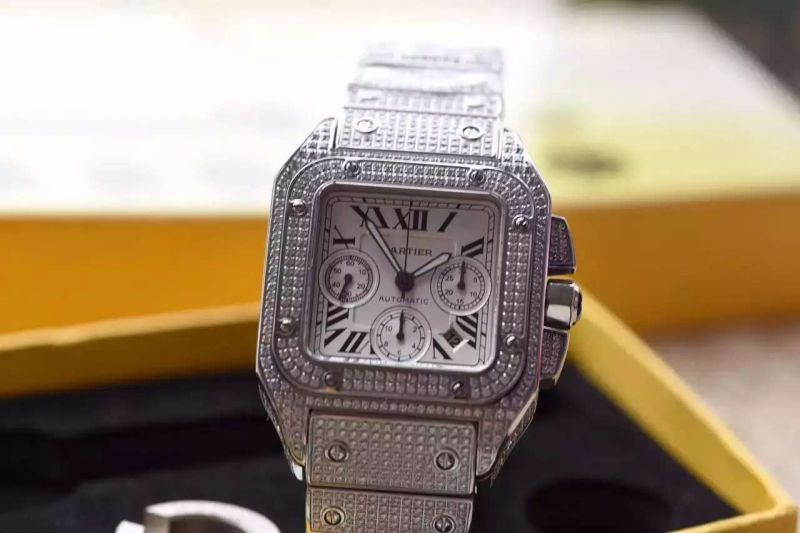 【视频解析】V6厂出品卡地亚山度士高仿W20090X8满钻土豪款腕表 / 卡地亚山度士满钻土豪款