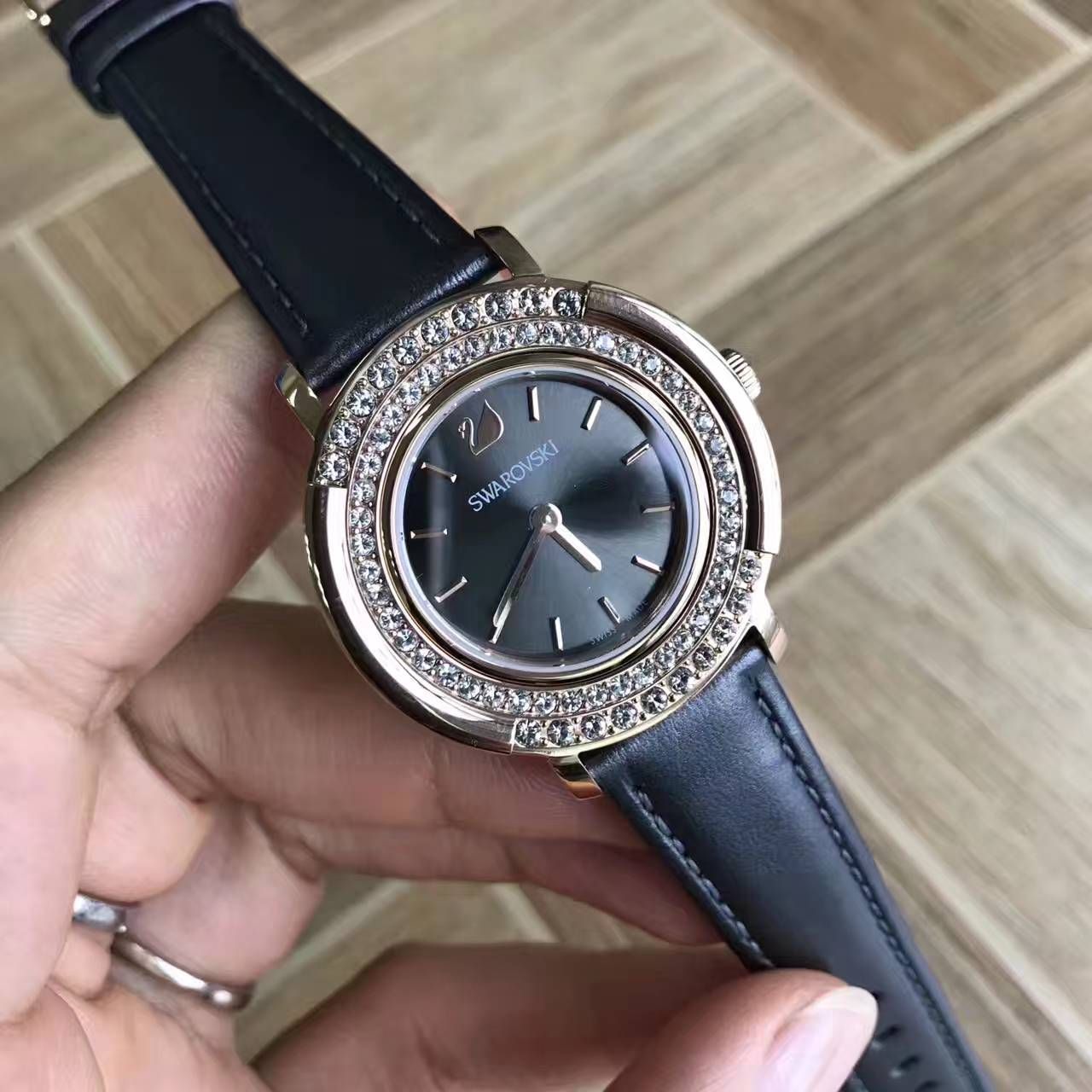 【香港原单 支持专柜验货】original Swarovski 施华洛世奇 2017最新款  Playful Lady女表 / OS01