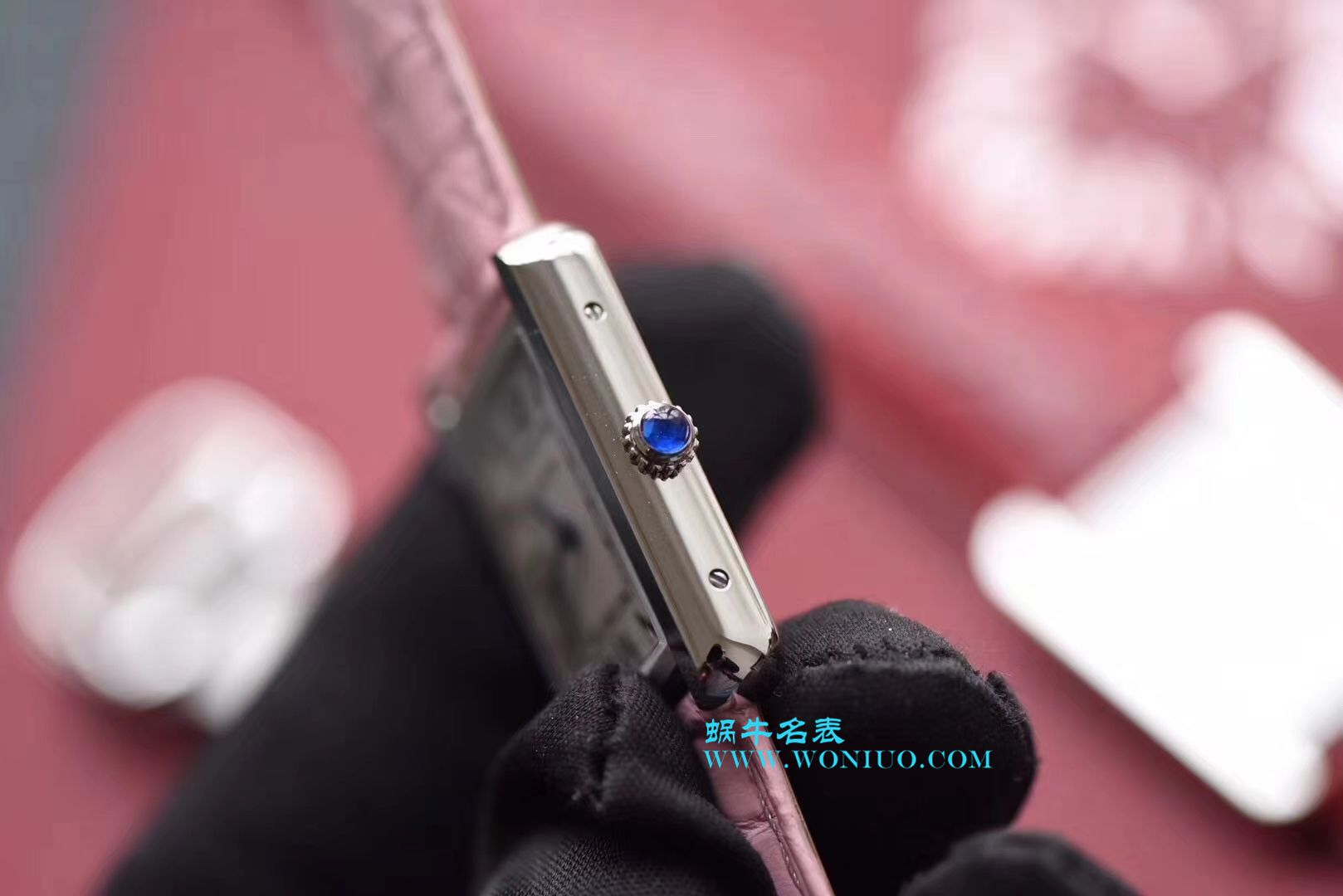 【独家视频测评K11厂一比一超A高仿手表】卡地亚坦克系列 W5200000 粉面女士石英腕表 / KAD008