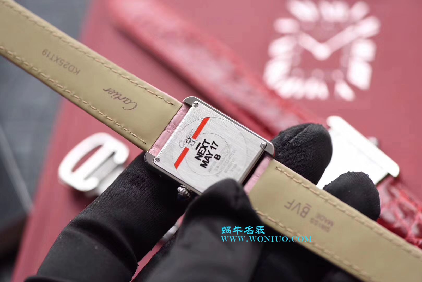 【独家视频测评K11厂一比一超A高仿手表】卡地亚坦克系列 W5200000 粉面女士石英腕表 / KAD008