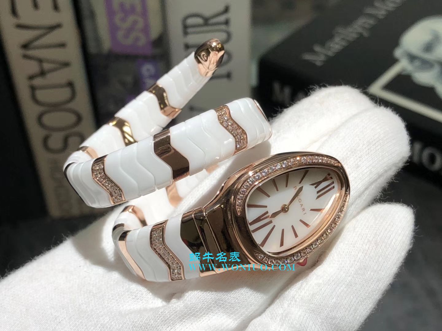 宝格丽Serpenti Spiga系列腕表集女性制表工艺之大成蛇形腕表 / BG005