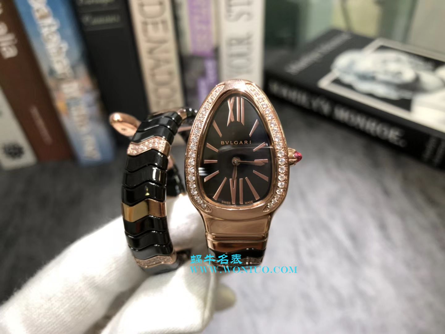 宝格丽Serpenti Spiga系列腕表集女性制表工艺之大成蛇形腕表 / BG005