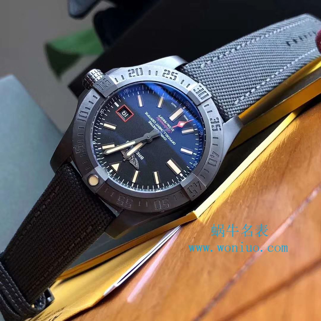 原单新款，百年灵复仇者黑鸟，44mm，原厂钛金属表壳 / BL087