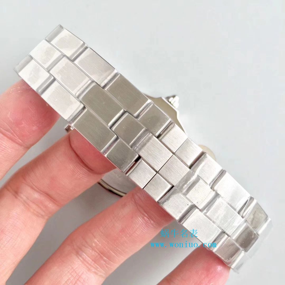 CG新品卡地亚跑车系列之高仿W6206017腕表 / K158