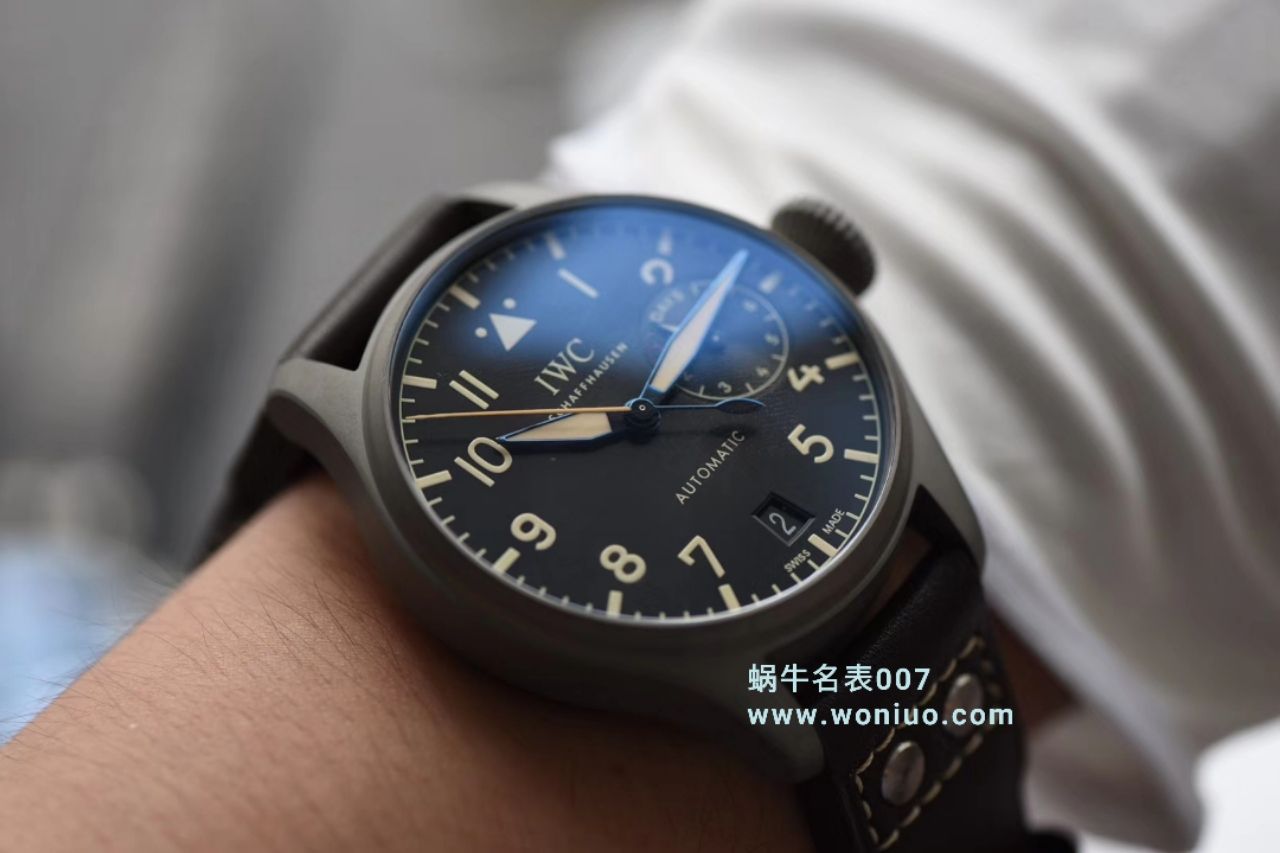 YL最新力作 腕表型号：IW501004）万国高仿复刻IWC这款大型飞行员传承腕表 / WG321