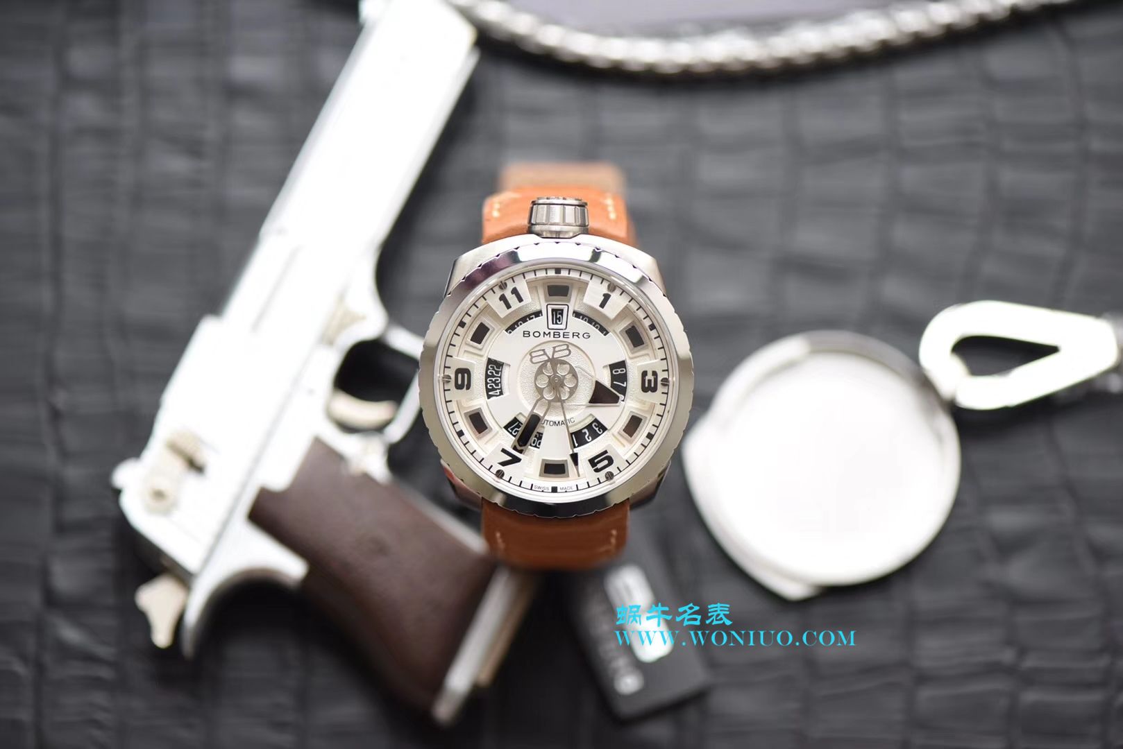 BB FACTORY 巧思之作【一表两用 奇思妙构】BBF出品BOMBERG BOLD系列腕表劲酷登场， / BB002