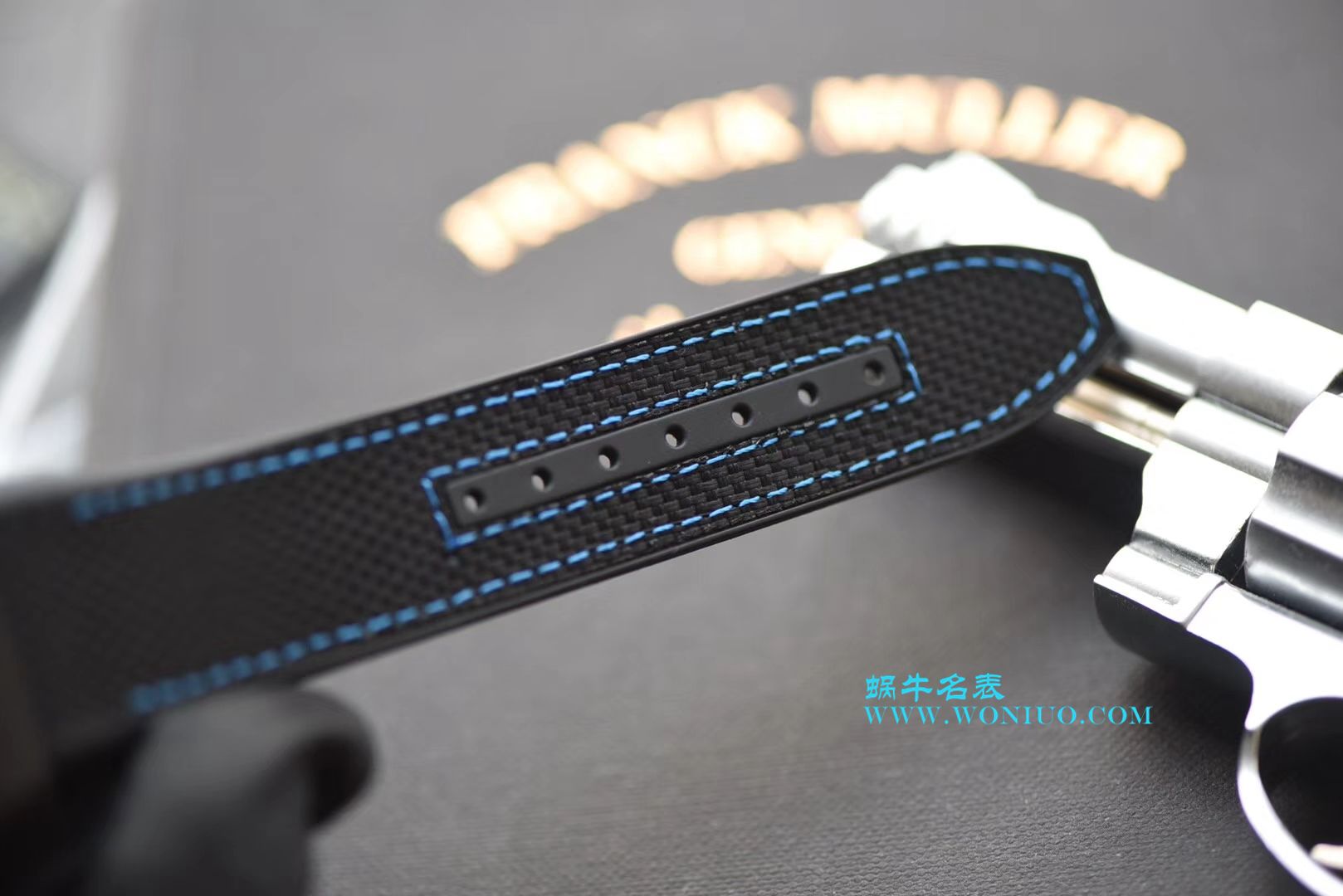 法穆兰FRANCK MULLER复刻高仿再创新作V45在夜幕低垂之时，Vanguard Carbon  fibre 展现充满未来感的外型，令人耳目一新 / FL026