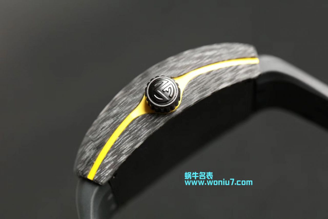 法穆兰FRANCK MULLER复刻高仿再创新作V45在夜幕低垂之时，Vanguard Carbon  fibre 展现充满未来感的外型，令人耳目一新 / FL026