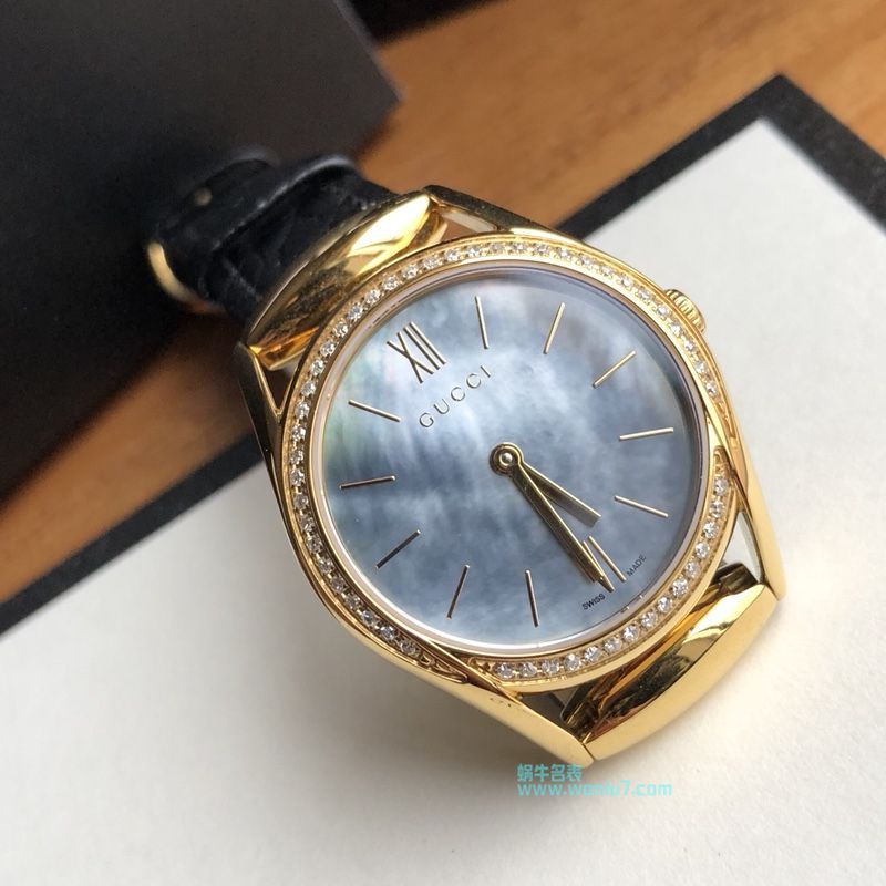 高端原单女装硬货！下手要快！Gucci新款真钻石英女表，表盘镶嵌52颗Vs1.1真钻、珍珠贝母面 / GUCCI KK11