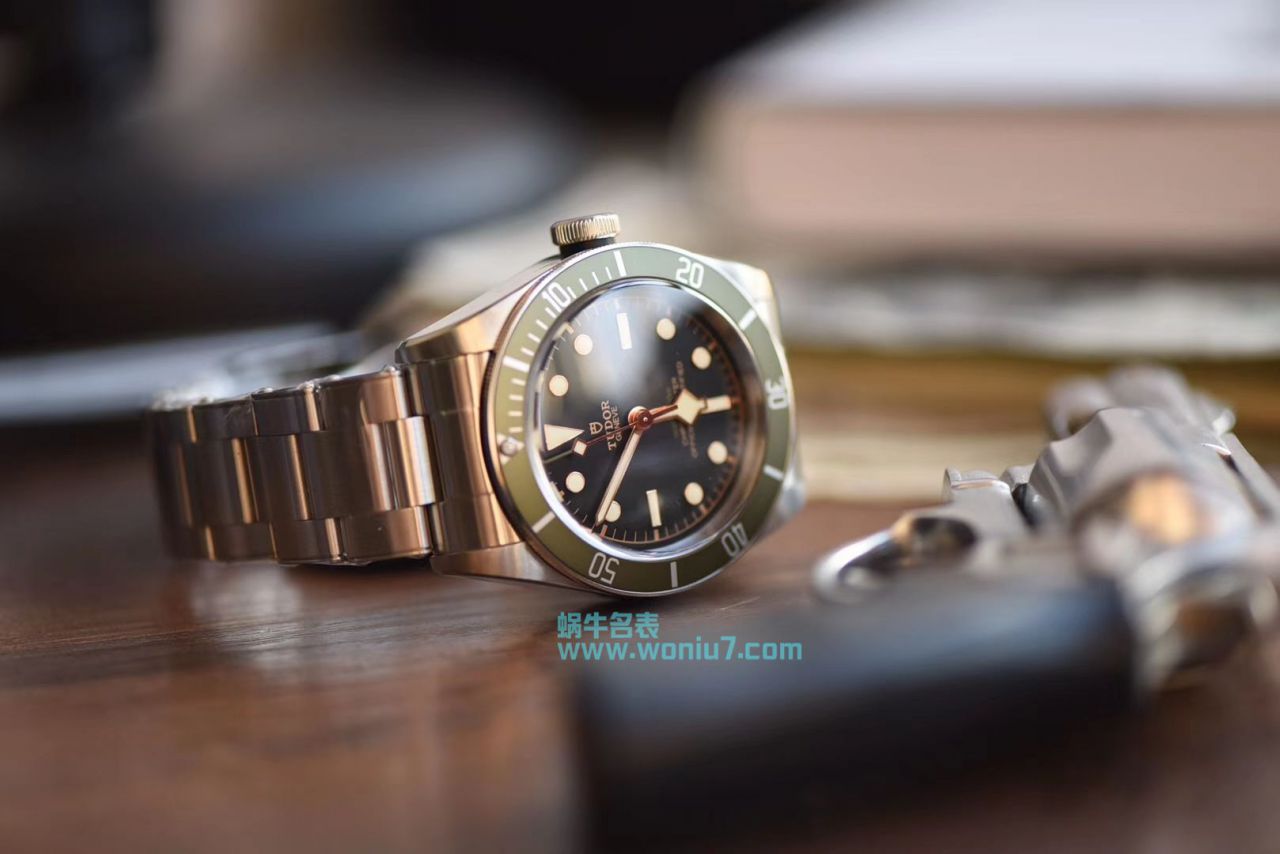 【ZF小绿花特别版】帝舵启承系列复刻高仿Black Bay潜水表腕表 / DT032