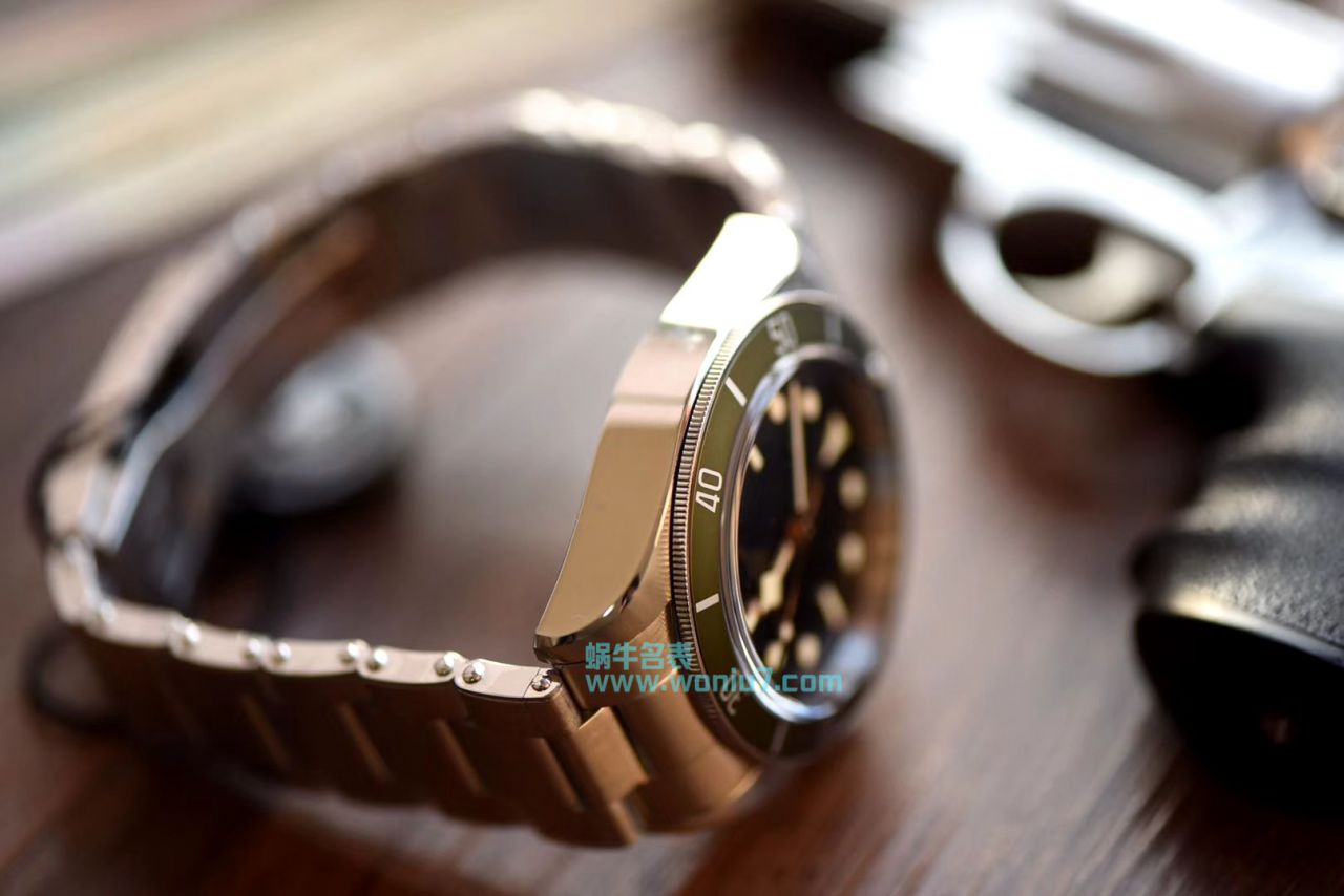 【ZF小绿花特别版】帝舵启承系列复刻高仿Black Bay潜水表腕表 / DT032