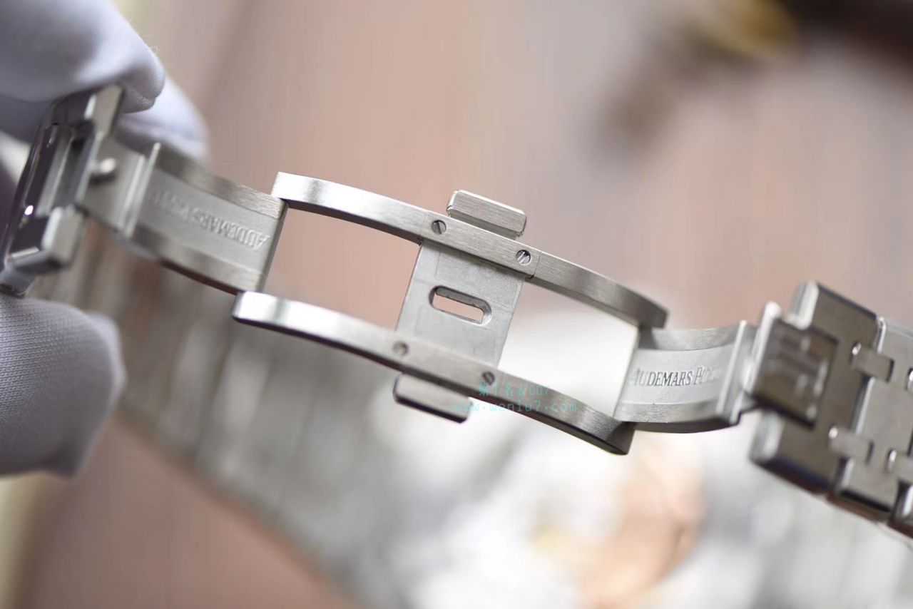 【视频解说】JF厂一比一高精仿手表之爱彼皇家橡树系列15400ST.OO.1220ST.02男表 / APBF022B