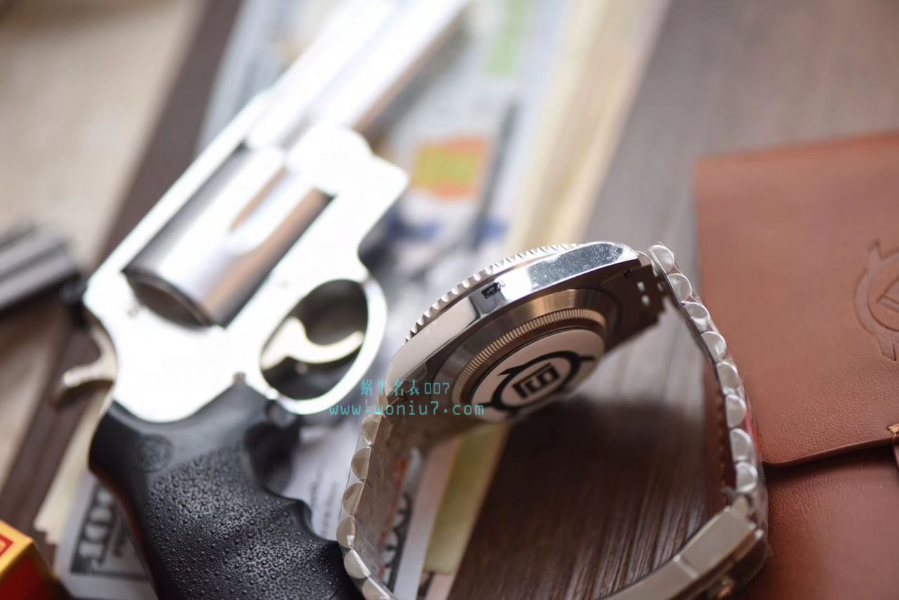 【V9厂出品，搭配五珠链】劳力士潜航者型顶级复刻高仿116610LN-97200 黑盘腕表(黑水鬼)、116610LV-97200 绿盘腕表(绿水鬼) / R268