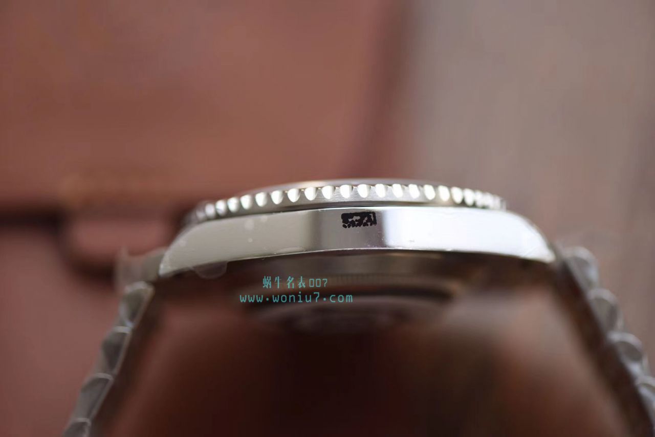 【V9厂出品，搭配五珠链】劳力士潜航者型顶级复刻高仿116610LN-97200 黑盘腕表(黑水鬼)、116610LV-97200 绿盘腕表(绿水鬼) / R268